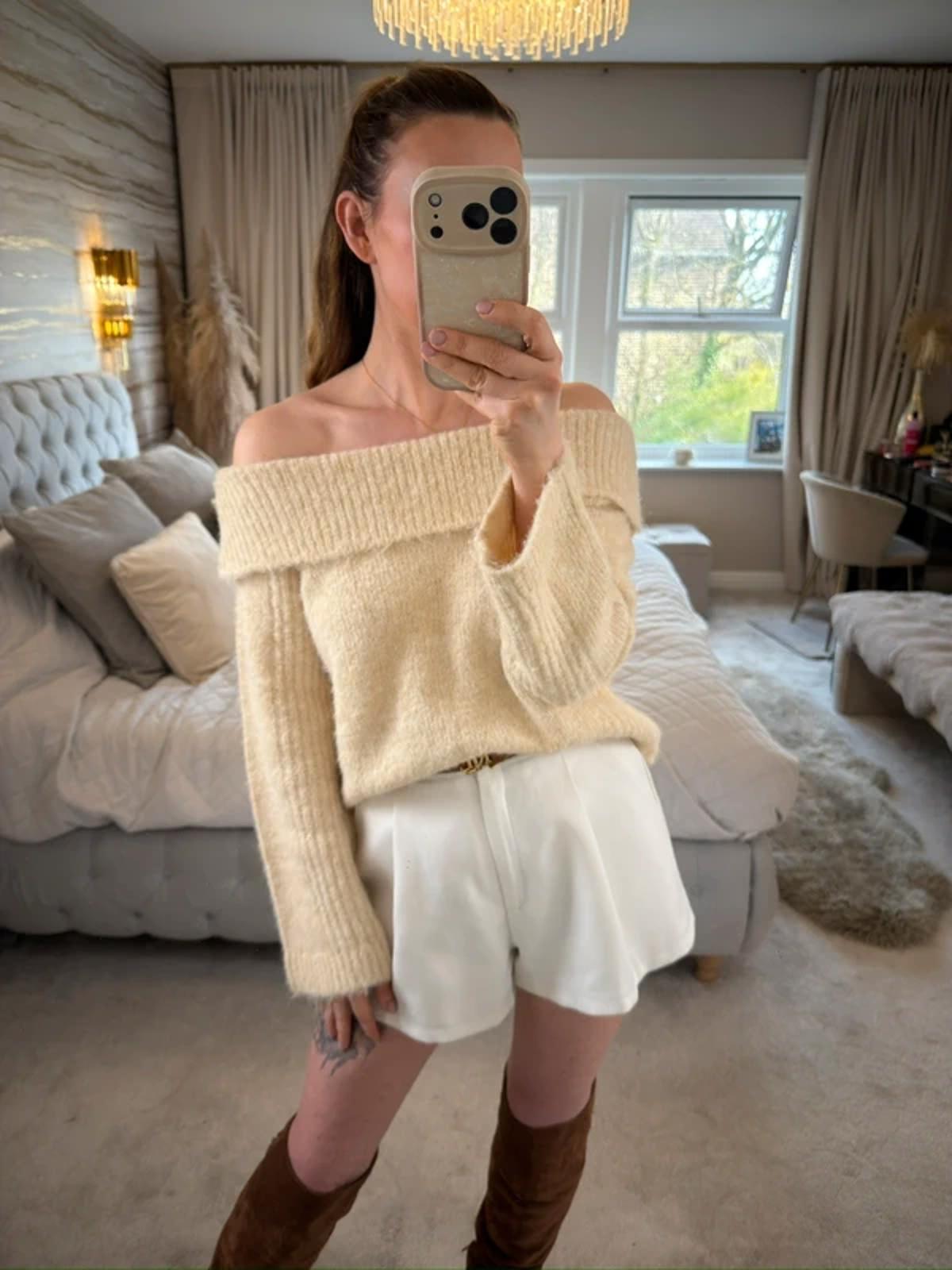 Kimchi Blue Cream Off The Shoulder Jumper XS