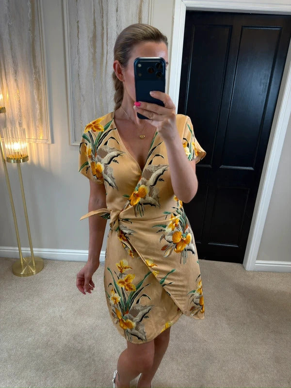 Paris Atelier & Other Stories Beige Linen Blend Wrap 8