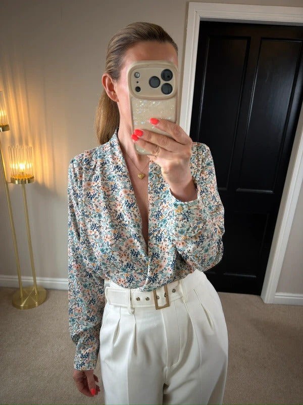 Sarah John Floral Plunge Blouse Size Medium