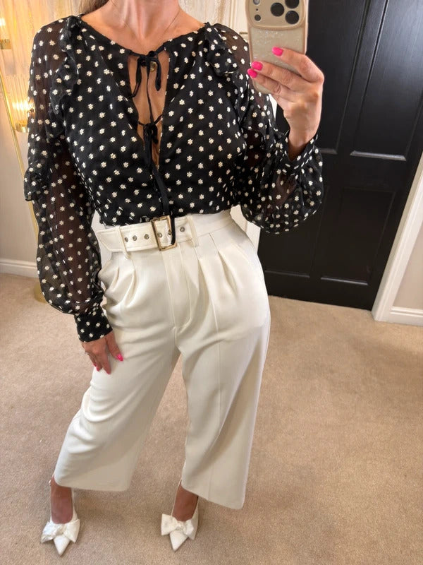 Nobody’s Child Black & White Floral Tie Front Blouse Size 10