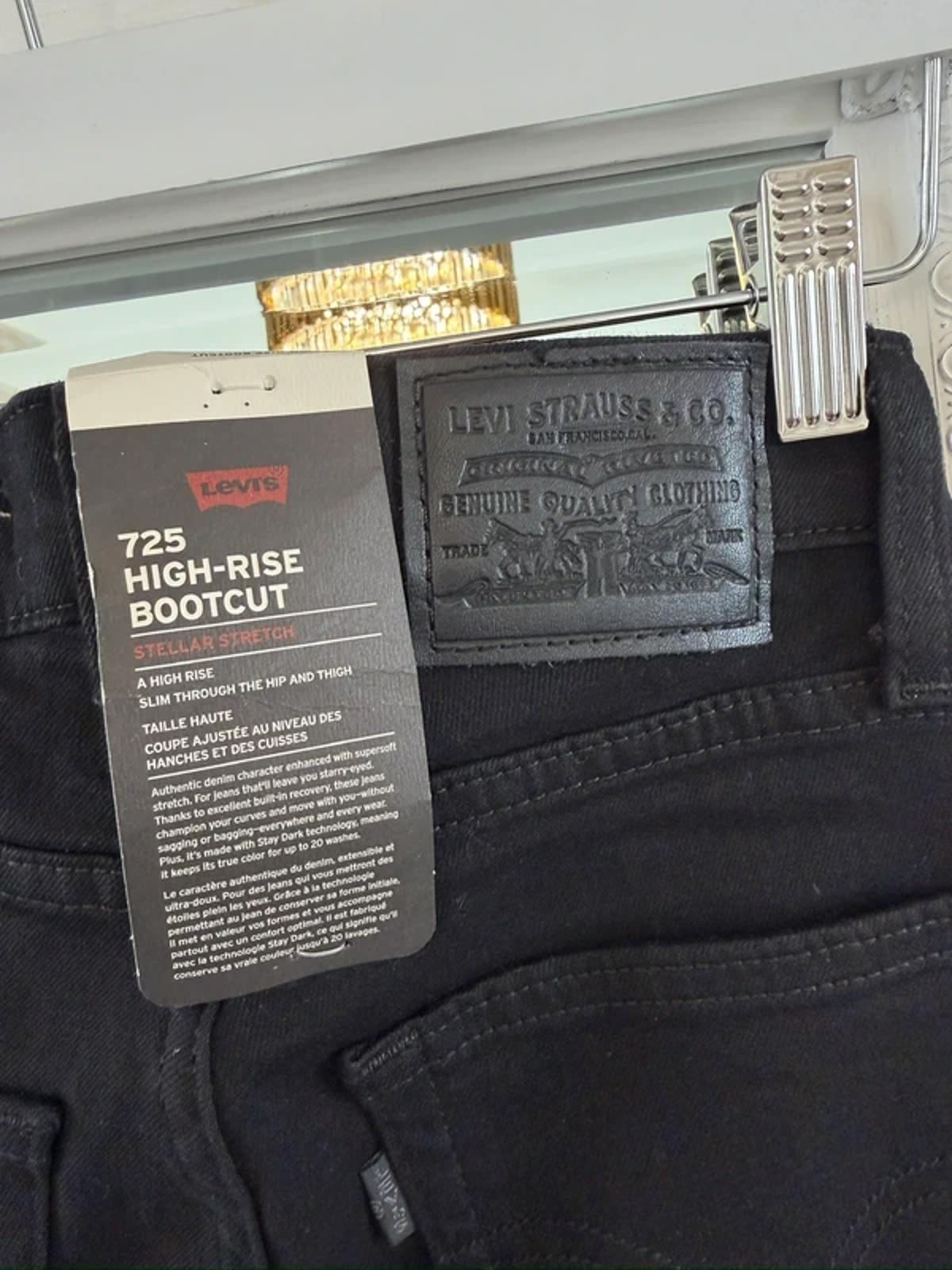 BNWT 725 Levi’s Black High Rise Bootcut XS