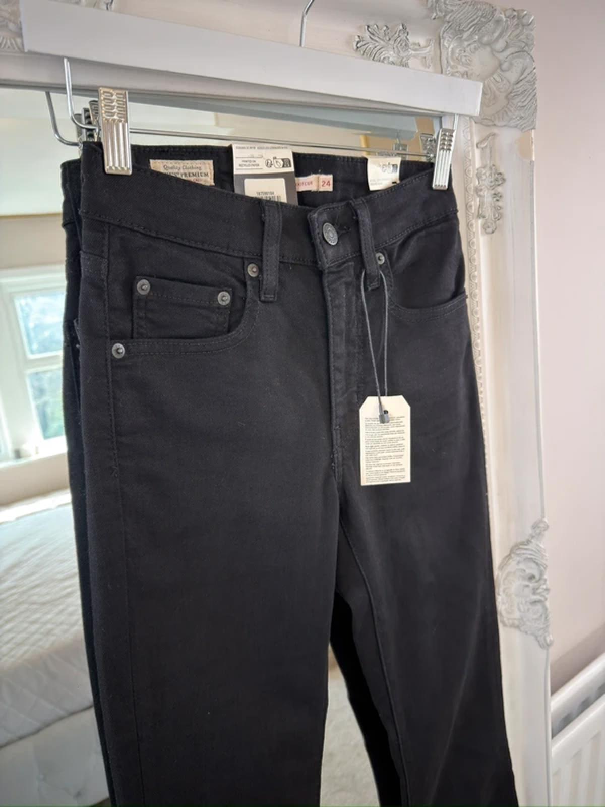 BNWT 725 Levi’s Black High Rise Bootcut XS