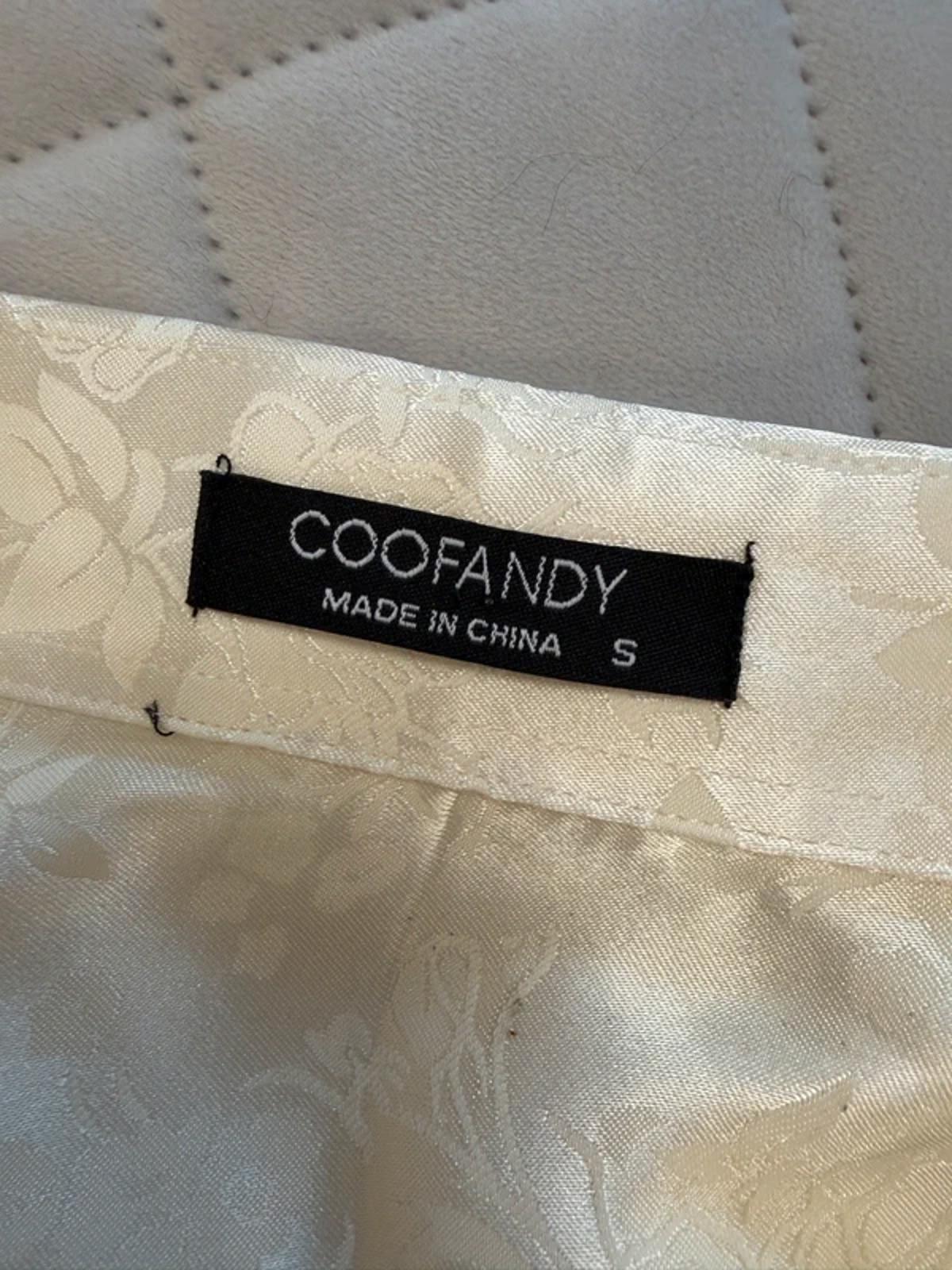BNWT Cream Floral Satin Shirt Small