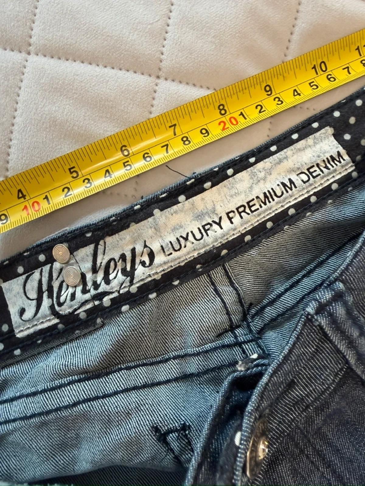 Henley’s Luxury Premium Embellished Denim Mid Rise Jeans XS