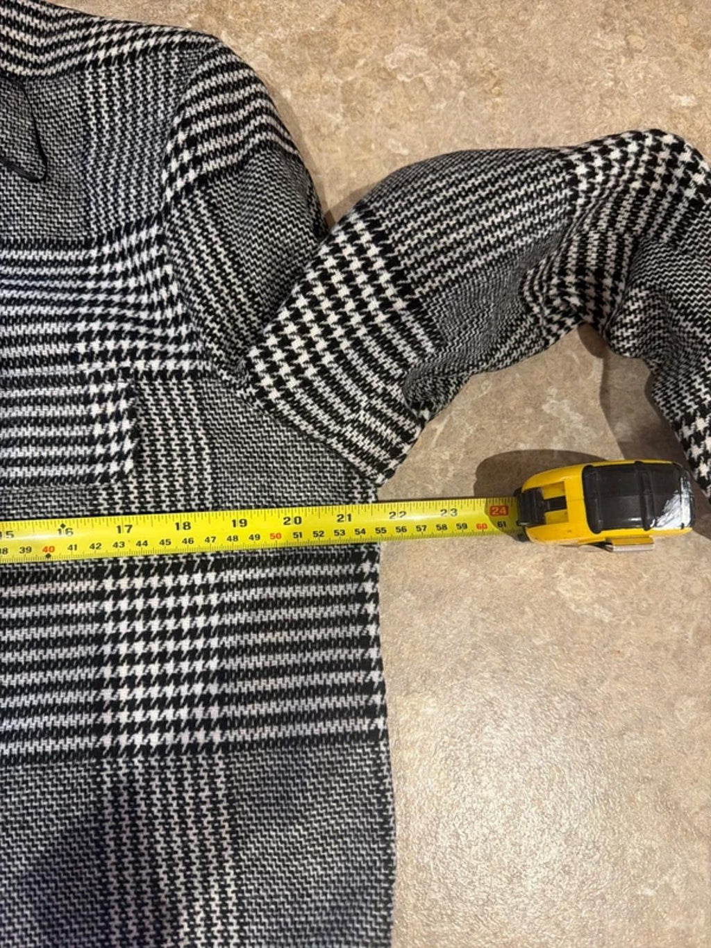 BNWT Black & White Dogtooth Cropped Blazer 16
