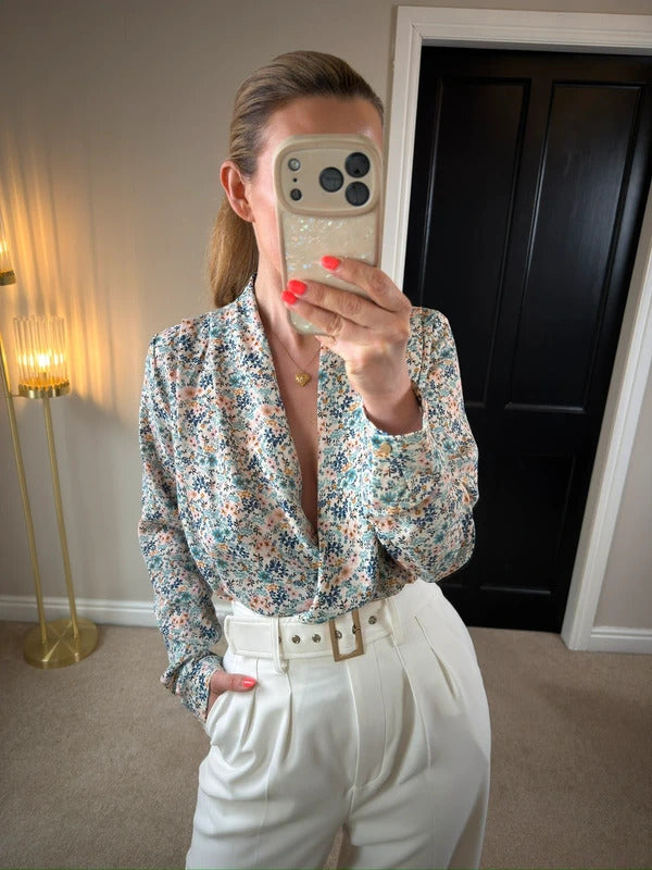 Sarah John Floral Plunge Blouse Size Medium