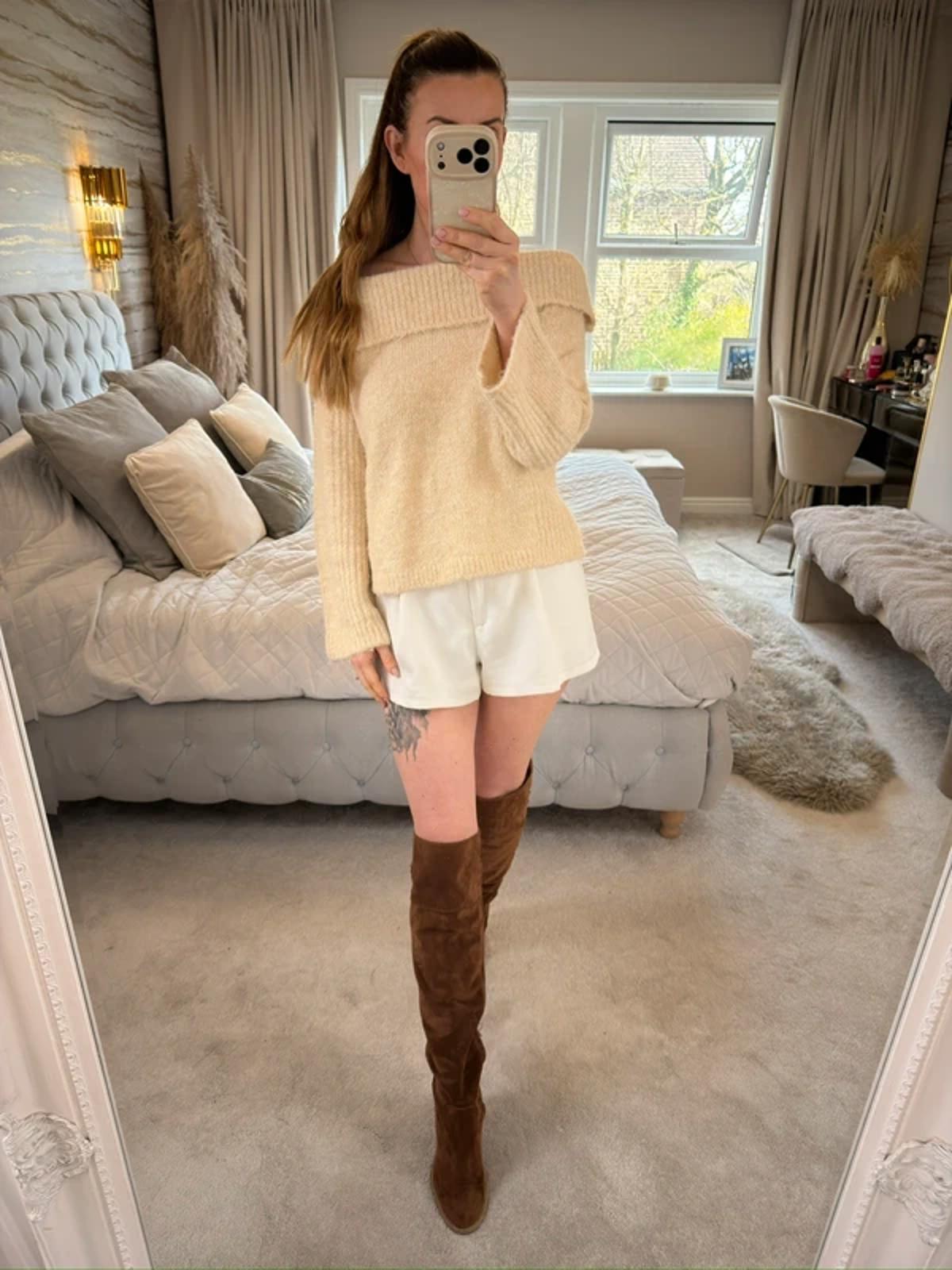 Kimchi Blue Cream Off The Shoulder Jumper XS