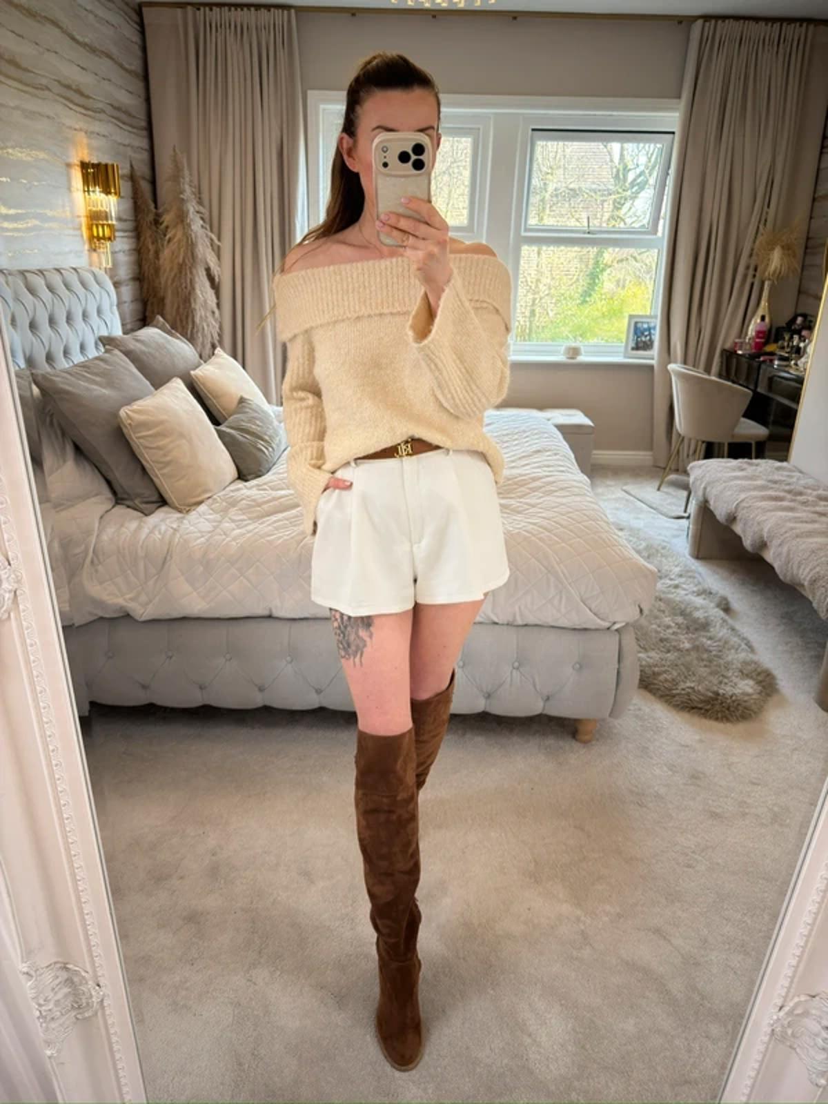 Kimchi Blue Cream Off The Shoulder Jumper XS