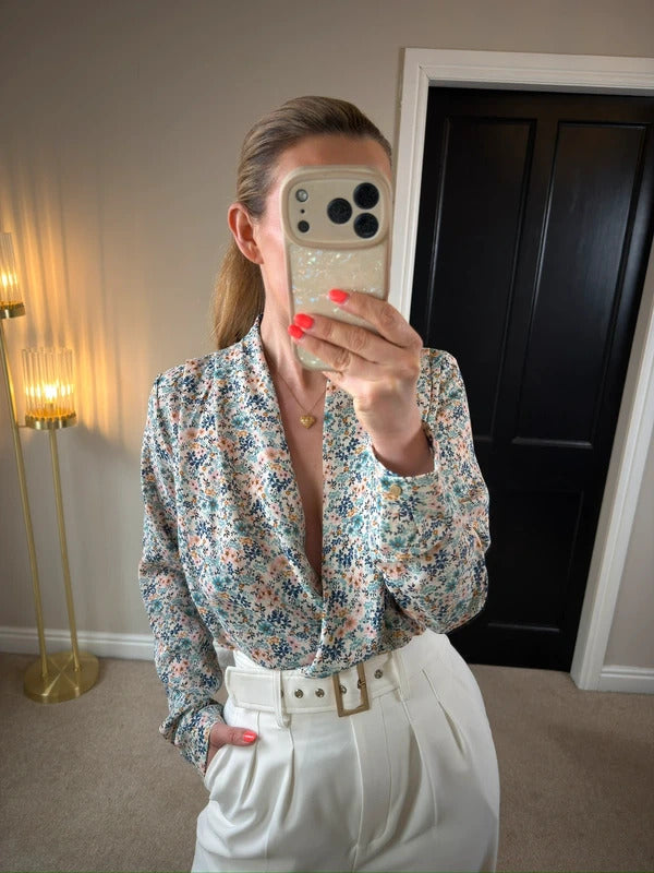 Sarah John Floral Plunge Blouse Size Medium