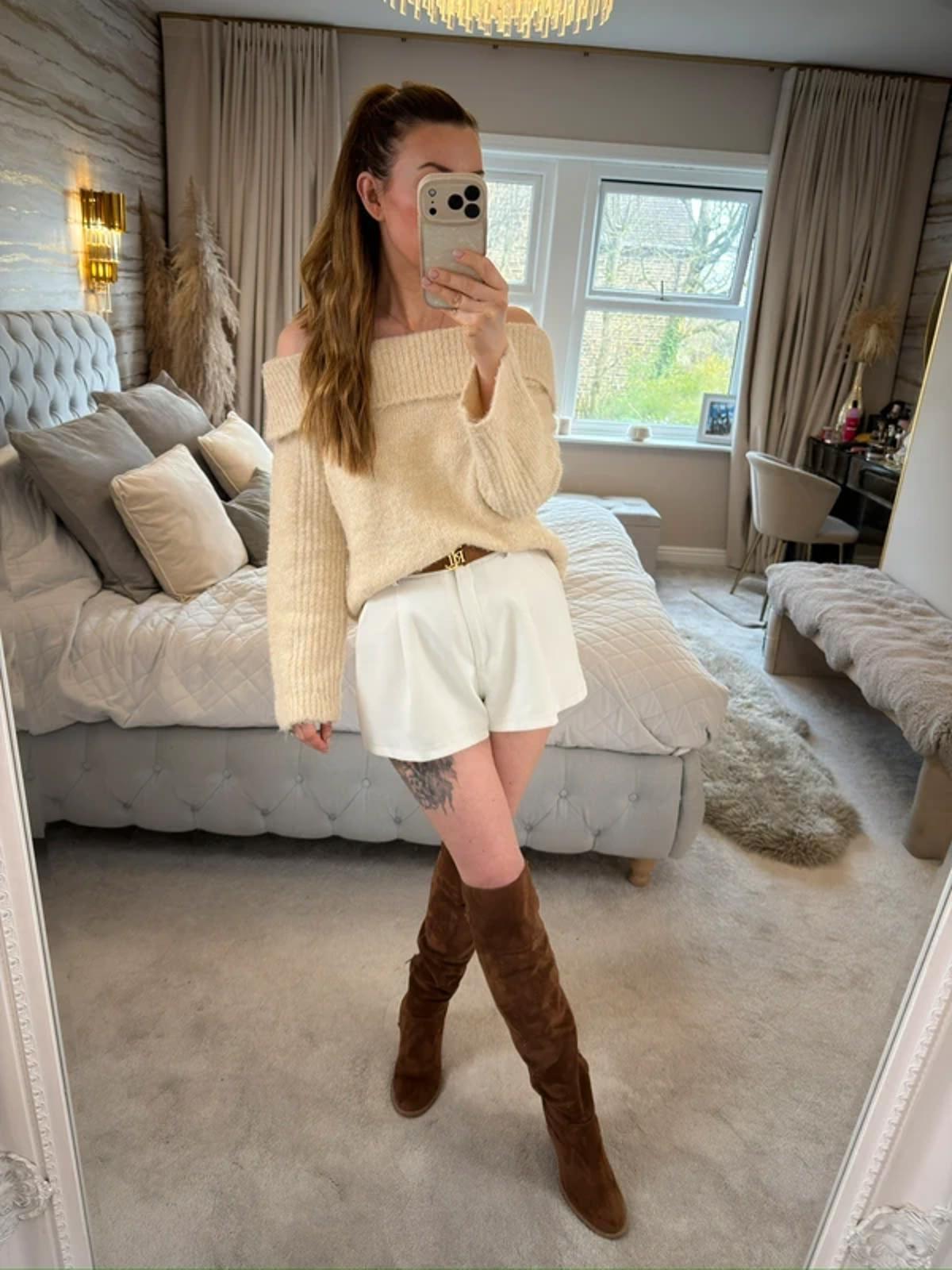 Kimchi Blue Cream Off The Shoulder Jumper XS