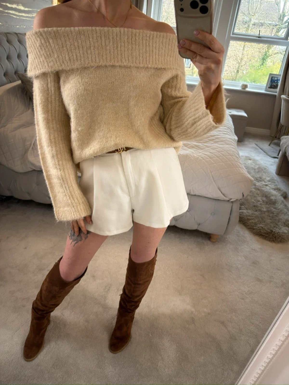 Kimchi Blue Cream Off The Shoulder Jumper XS